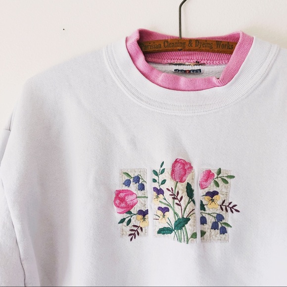 Vintage Tops - Vintage 90’s grandma floral graphic sweatshirt M/L